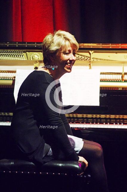 Nikki Iles, Ropetackle Arts Centre, Shoreham, West Sussex, Jan 2016. Artist: Brian O'Connor.