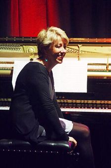 Nikki Iles, Ropetackle Arts Centre, Shoreham, West Sussex, Jan 2016. Artist: Brian O'Connor