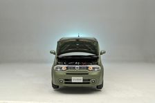 Nissan Cube 2008. Artist: Simon Clay