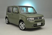 Nissan Cube 2008. Artist: Simon Clay