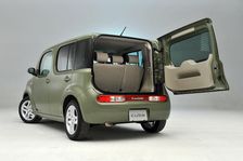 Nissan Cube 2008. Artist: Simon Clay