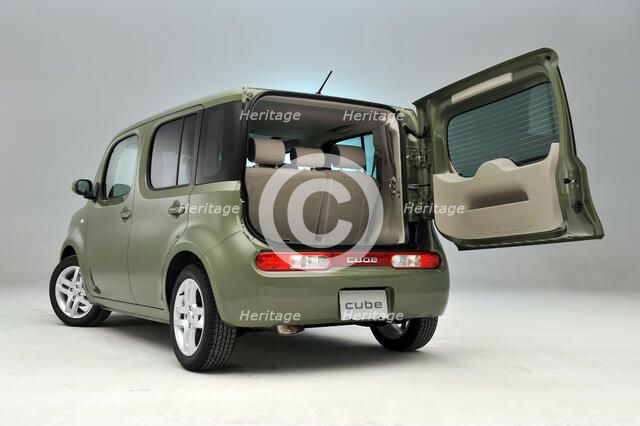 Nissan Cube 2008. Artist: Simon Clay.