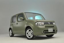 Nissan Cube 2008. Artist: Simon Clay