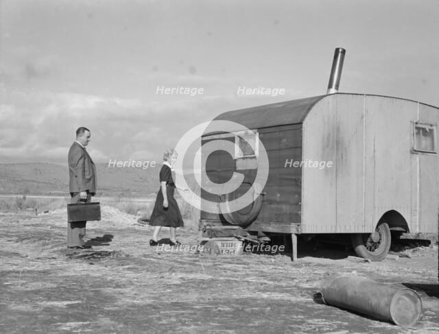 Nurse in FSA mobile camp unit conducts doctor..., Merrill, Klamath County, Oregon, 1939. Creator: Dorothea Lange.