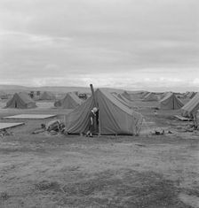 Nurse making her rounds, late in the afternoon, Merrill, Klamath County, Oregon, 1939. Creator: Dorothea Lange