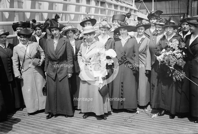 Nurses on American liner the St. Louis, 4/17/15, 1915. Creator: Bain News Service.