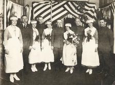 Nurses and soldiers, Lovell Hospital, Fort Sheridan, Illinois, USA, 1915