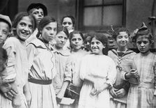 N.Y. school - Italians, between c1910 and c1915. Creator: Bain News Service