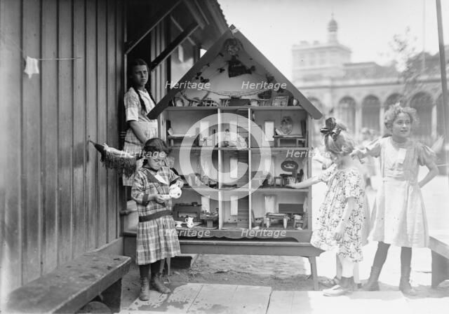 N.Y. Playground, between c1910 and c1915. Creator: Bain News Service.