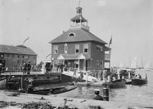 N.Y. Yacht Club Landing - Newport, between c1910 and c1915. Creator: Bain News Service