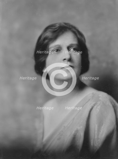 O'Connor, J.C., Mrs., portrait photograph, 1916. Creator: Arnold Genthe.