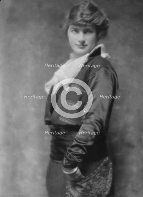 O'Sullivan, Miss, portrait photograph, 1914 Mar. 3. Creator: Arnold Genthe.