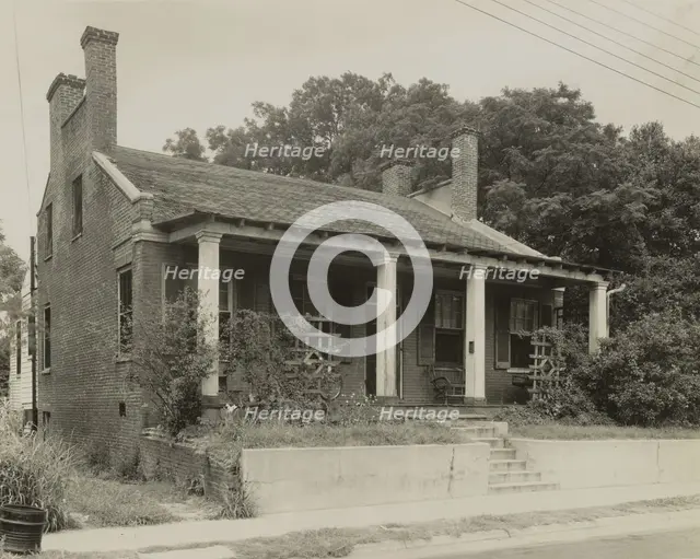 Small house, 609 Jefferson Street, Natchez, Adams County, Mississippi, 1938. Creator: Frances Benjamin Johnston.