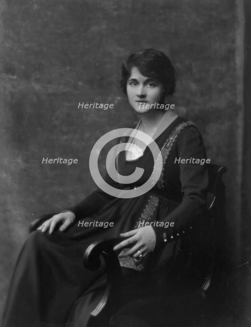 Small, Thomas, Mrs., portrait photograph, 1916. Creator: Arnold Genthe.