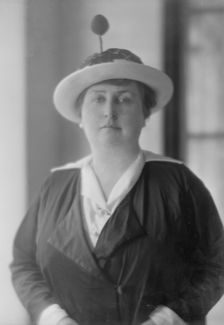 Smith, Garrit, Mrs., portrait photograph, 1915 July 6. Creator: Arnold Genthe