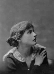 Smith, E., Miss, portrait photograph, 1917 May 29. Creator: Arnold Genthe