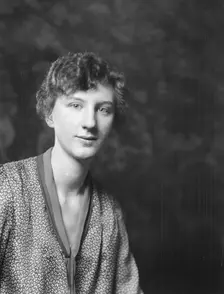 Smith, Isabel, Miss, portrait photograph, 1928 Creator: Arnold Genthe