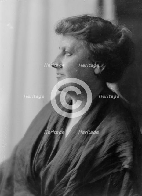 Smith, Miss, portrait photograph, 1916. Creator: Arnold Genthe.