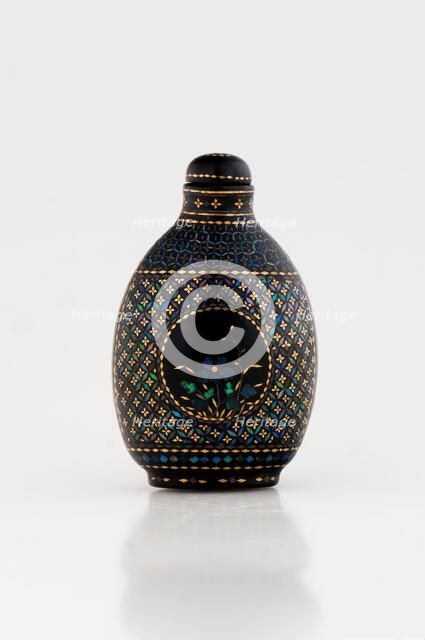 Snuff bottle, 18th century. Creator: Unknown.
