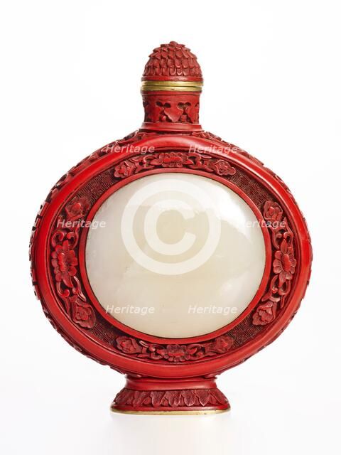 Snuff bottle with lid, 18th century. Creator: Unknown.