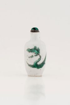 Snuff bottle with lid (dragon motiff), 19th century. Creator: Unknown