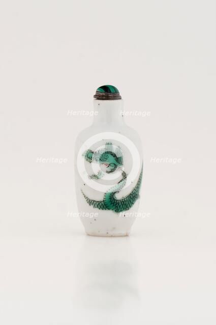 Snuff bottle with lid (dragon motiff), 19th century. Creator: Unknown.
