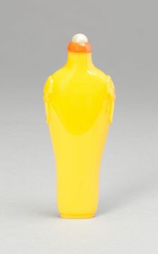 Snuff Bottle with Mock Lion Mask Handles, Qing dynasty (1644-1911), 1730-1790. Creator: Unknown