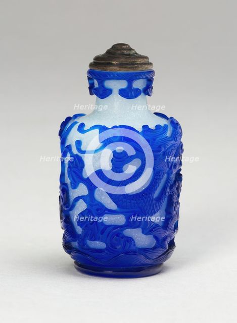 Snuff Bottle with Two Five-Clawed Dragons above Waves, Qing dynasty (1644-1911), 1790-1850. Creator: Unknown.