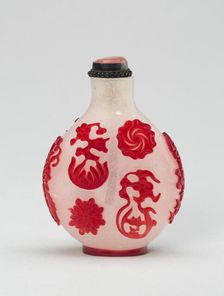 Snuff Bottle with Various Free-Floating Flower Heads and Fruits, Qing dynasty, 1750-1830. Creator: Unknown