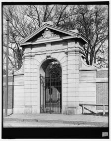 South Gate, Harvard University, between 1900 and 1906. Creator: Unknown