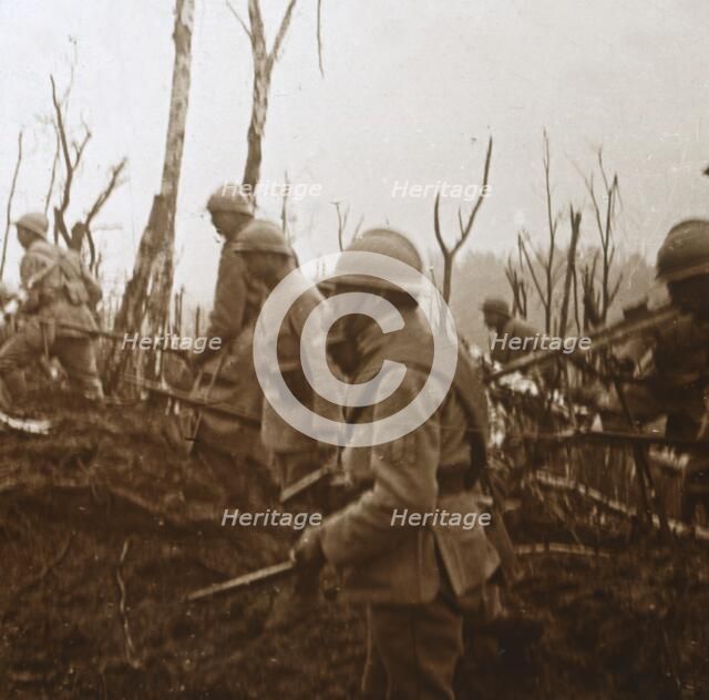 Soldiers advancing, c1914-c1918. Artist: Unknown.