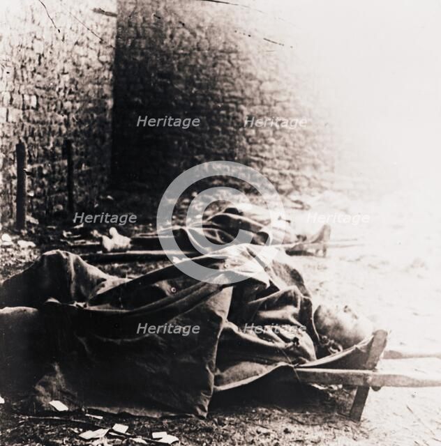 Soldiers on stretchers, c1914-c1918. Artist: Unknown.