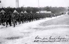 Soldiers returning from parade and inspection, Fort Sheridan, Illinois, USA, 1920