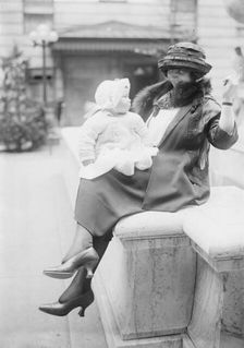 Sophie Braslau, between c1915 and c1920. Creator: Bain News Service