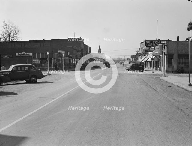 Saturday afternoon, main street of Nyssa, Oregon, 1939. Creator: Dorothea Lange.