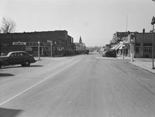 Saturday afternoon, main street of Nyssa, Oregon, 1939. Creator: Dorothea Lange