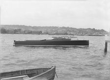 Saunders motor launch, 1914. Creator: Kirk & Sons of Cowes