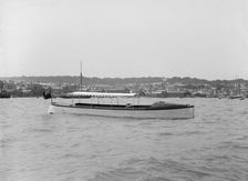 Saunders motor launch at anchor, 1914. Creator: Kirk & Sons of Cowes
