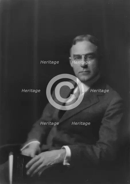 Saunders, Maurice, Mr., portrait photograph, 1917 Nov. 6. Creator: Arnold Genthe.