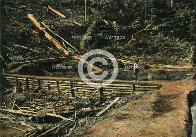 'Saint-Elie. Le Grand Batardeau. (Construction)', (Building a Cofferdam), 1900. Creator: Unknown.