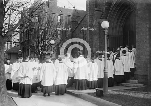Saint Thomas P.E. Church - Consecration Services, Dec 1912. Creator: Harris & Ewing.
