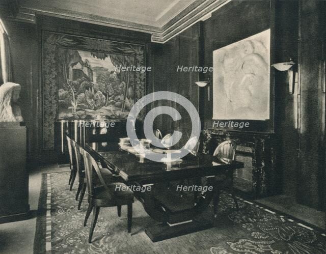 'Salle A Manger Dans L'Hotel D'Un Collectionneur', 1925.  Artist: Unknown.