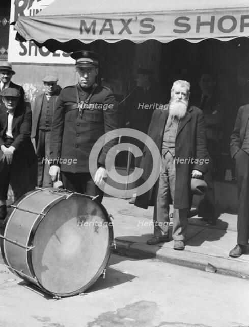 Salvation Army, San Francisco, California, 1939. Creator: Dorothea Lange.