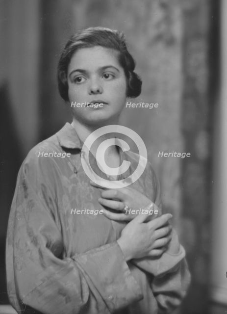 Samuels, Miss, portrait photograph, 1917 Feb. 24. Creator: Arnold Genthe.