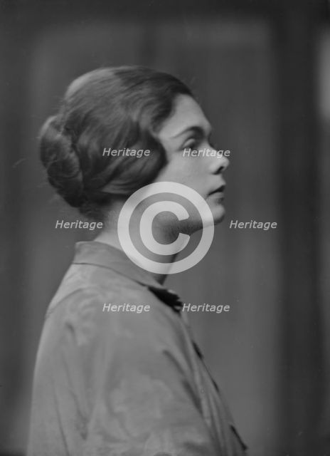 Samuels, Miss, portrait photograph, 1917 Feb. 24. Creator: Arnold Genthe.
