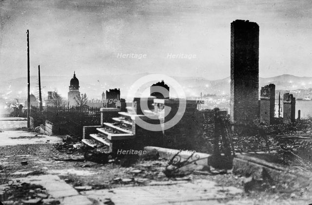 San Francisco earthquake and fire of 1906, 1906 Apr. Creator: Arnold Genthe.