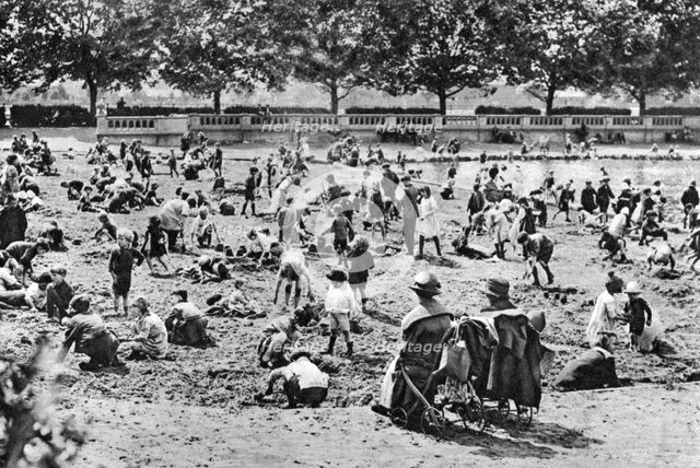 Sand pit, Bishop's Park, Fulham, London, 1926-1927. Artist: Unknown