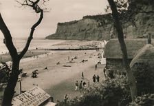 Sands and Old Shanklin Head, Shanklin, I.W. c1920. Creator: Unknown