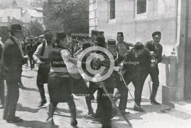'Sarajevo, La drame accompli, la force publique et la foule se ruent ensemble sur l'assassin', 1914. Creator: Walter Tausch.