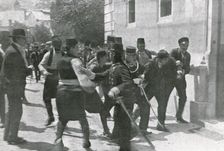 Sarajevo, La drame accompli, la force publique et la foule se ruent ensemble sur l'assassin 1914. Creator: Walter Tausch
